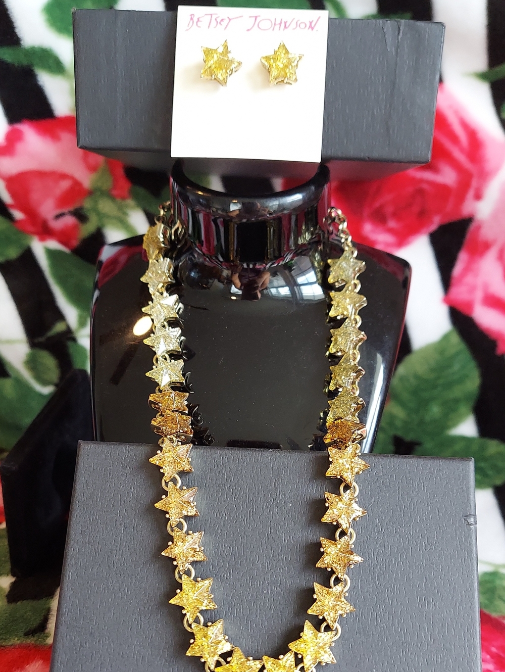 Nwt Betsey Johnson 3 Tone Gold Star Link Necklace with Matching Star Studs
